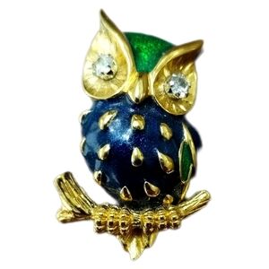 1970s D’Orlan Swarovski Crystal Figural Owl Brooch | Gold Plated